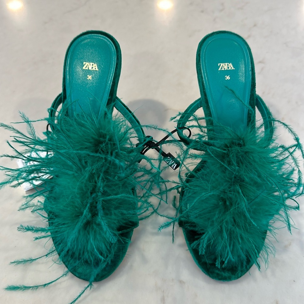 💚Zara Green Feather and Velvet Mule Heels💚